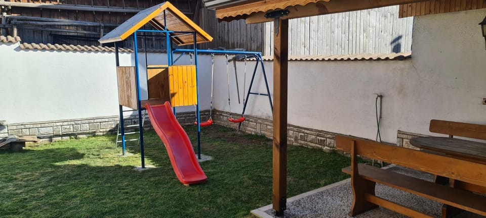 Къща Генчеви Bed and Breakfast in Blagoevgrad Province