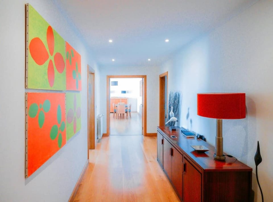 Fantastic Seaside Family Apartment with Pool Apartment in Lisbon District