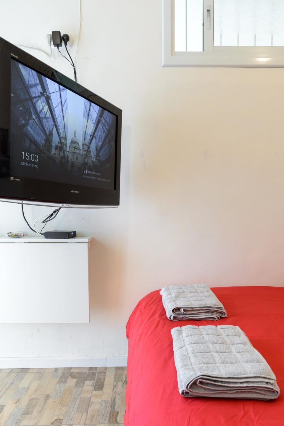 Bed, TV and multimedia, Bedroom