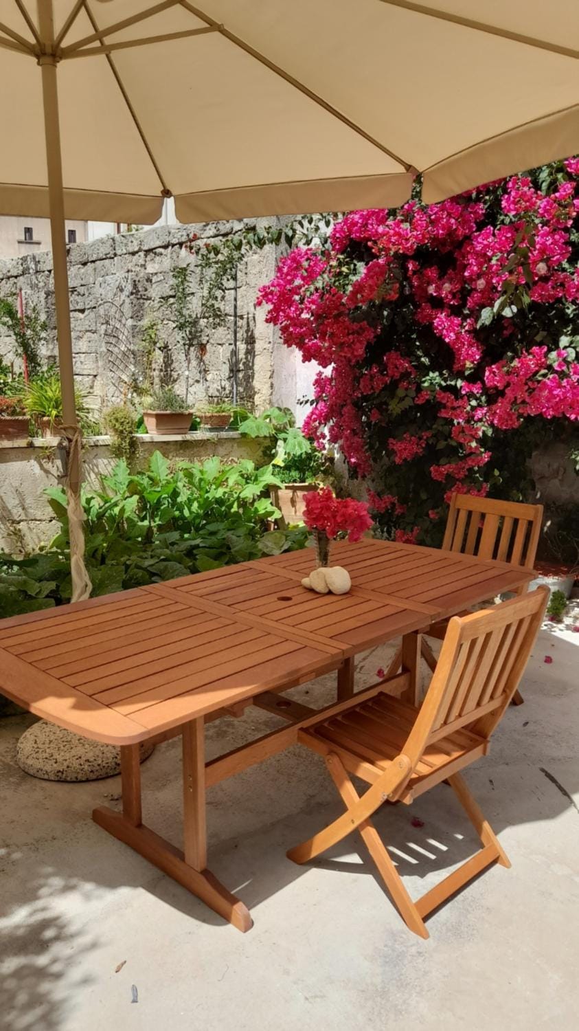 Garden, Breakfast