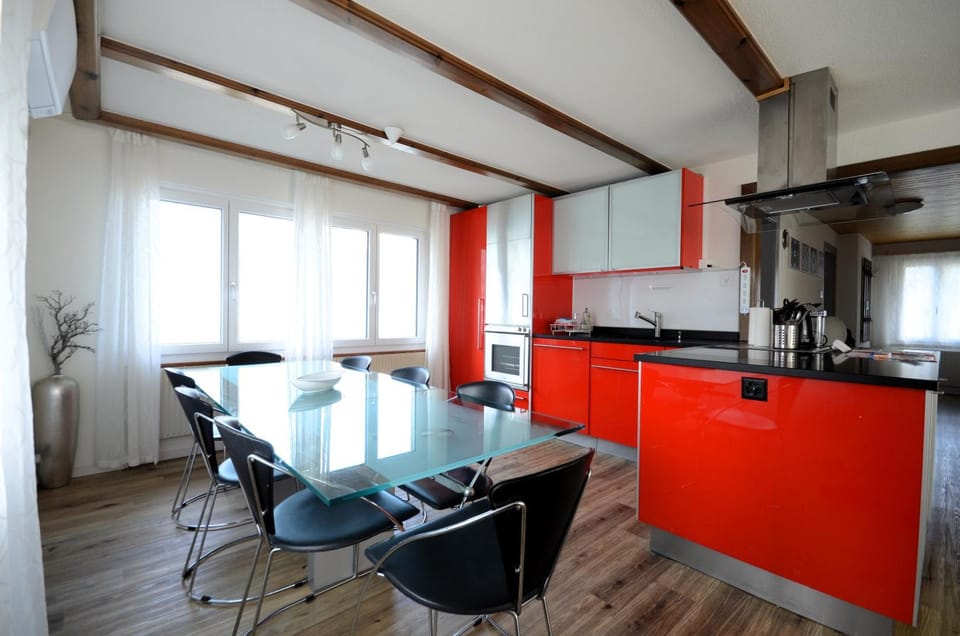 Dining area, Lake view, kitchen