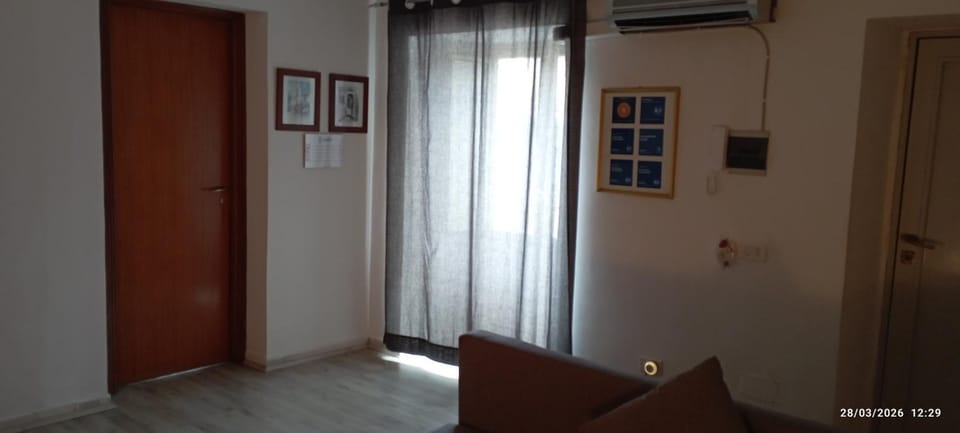 Living room, Seating area, air conditioner