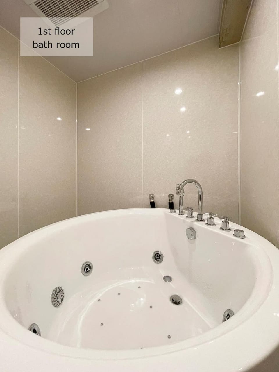 b hotel M's lea - Spacious 2 level apartment 4BR for 16 PPL Apartment in Hiroshima