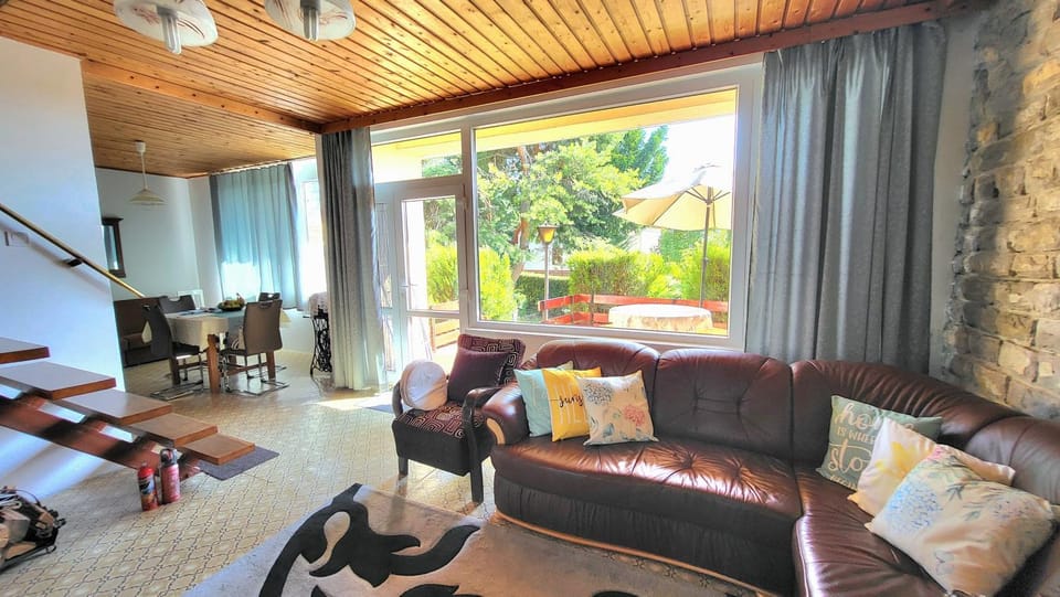 Communal lounge/ TV room, Living room, Dining area
