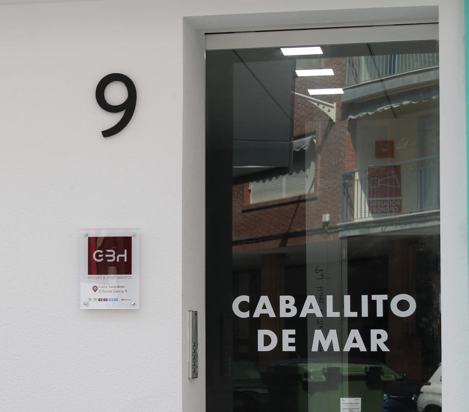 Facade/entrance, Logo/Certificate/Sign