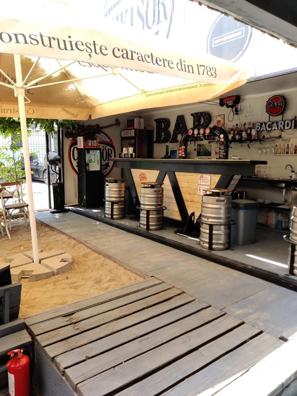 Coffee/tea facilities, Lounge or bar