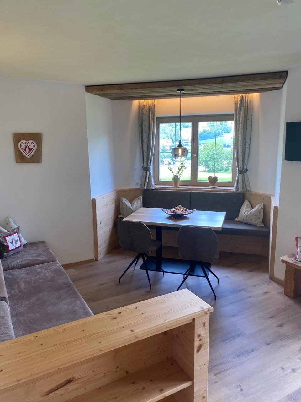 Living room, Dining area