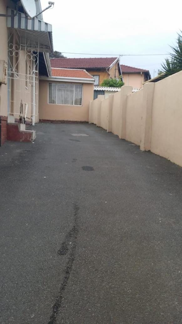The Crescent Guesthouse on Waterfall House in Durban