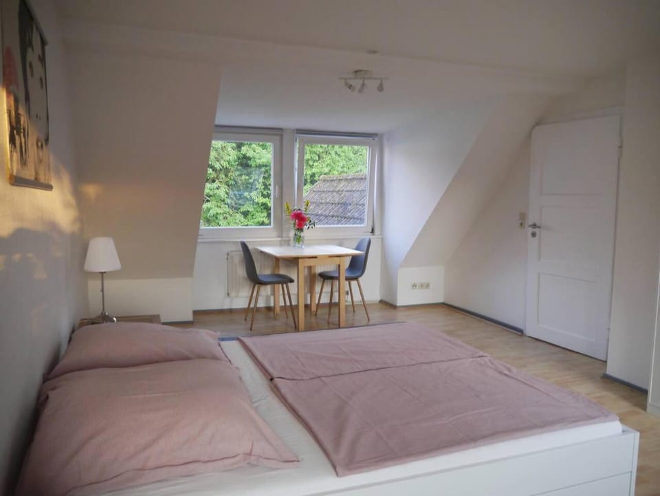 Photo of the whole room, Bedroom