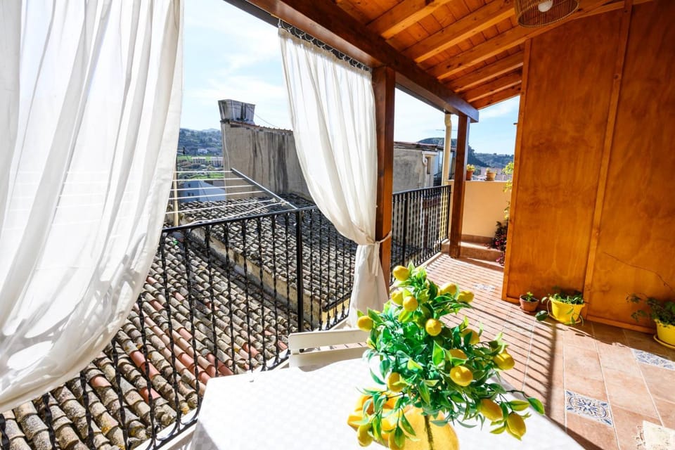 View (from property/room), Balcony/Terrace