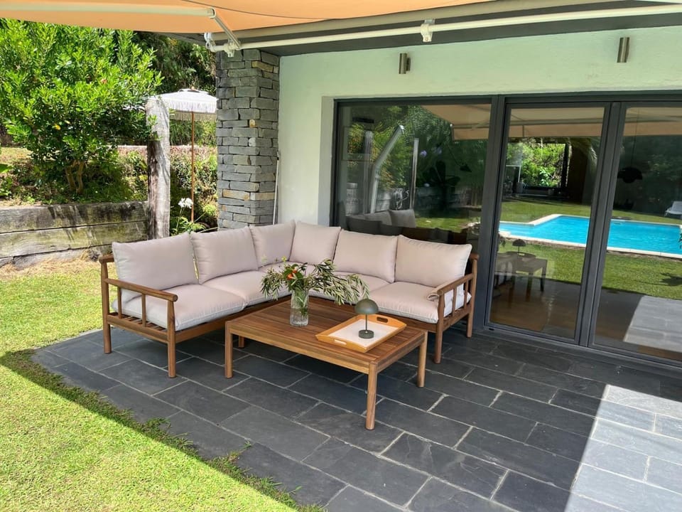 Garden, Living room