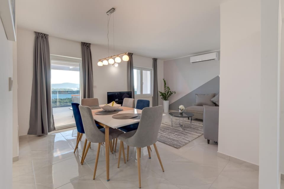 Dining area, Sea view