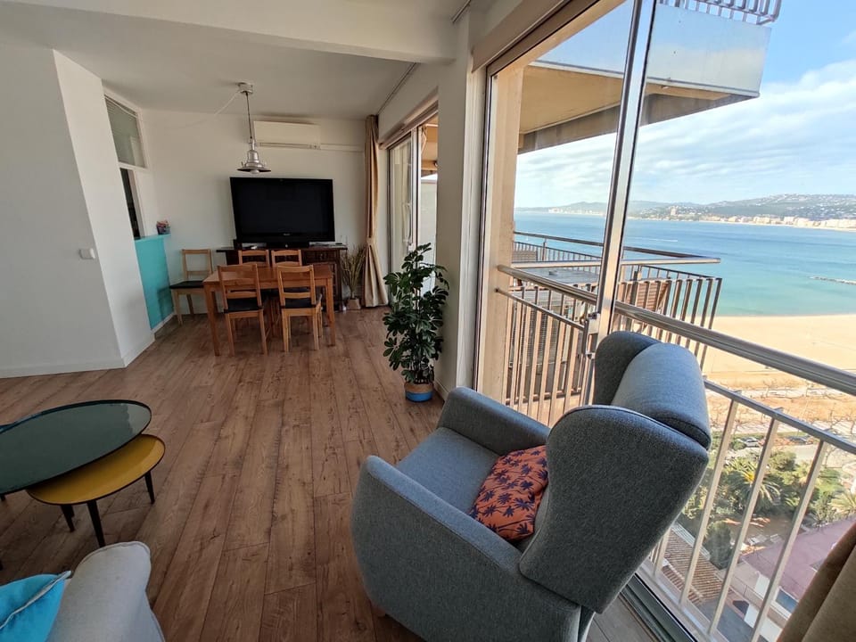 Communal lounge/ TV room, View (from property/room), Balcony/Terrace, Balcony/Terrace, Sea view