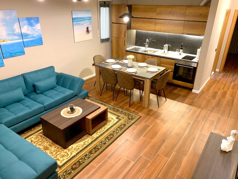 Living room, Dining area, kitchen