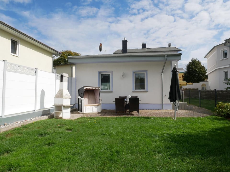 Property building, Patio, Garden, Garden view