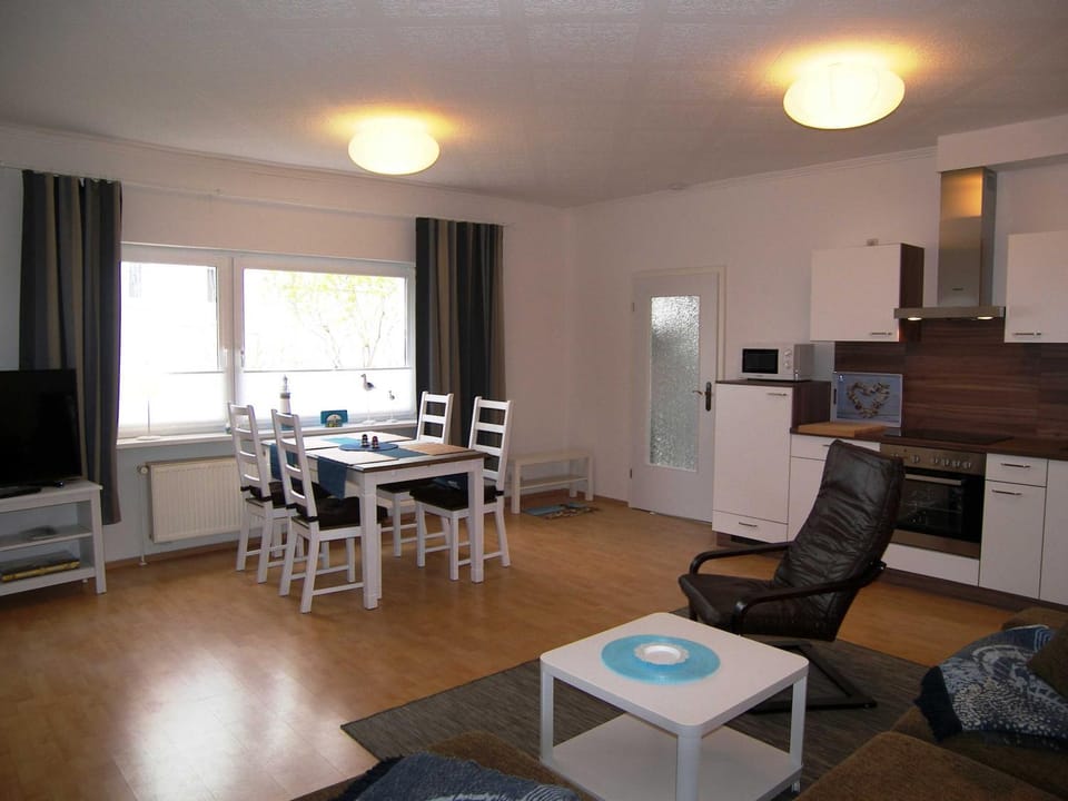 TV and multimedia, Kitchen or kitchenette, Living room, Dining area