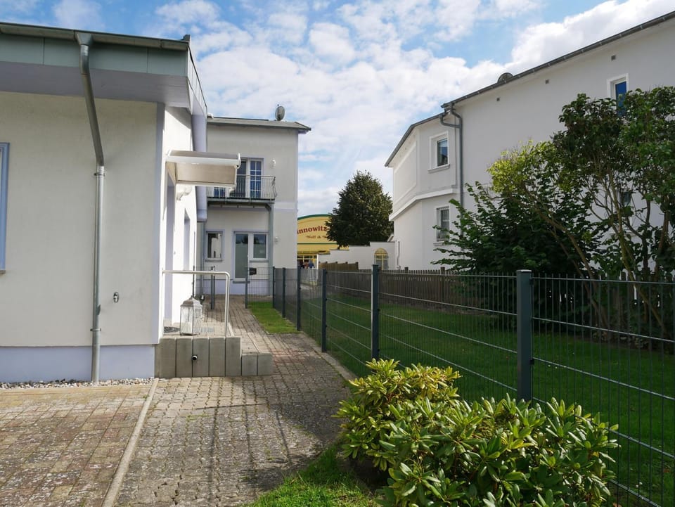 Property building, Facade/entrance