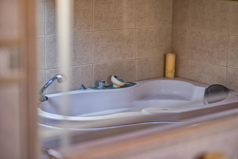 Hot Tub, Bathroom, Bath