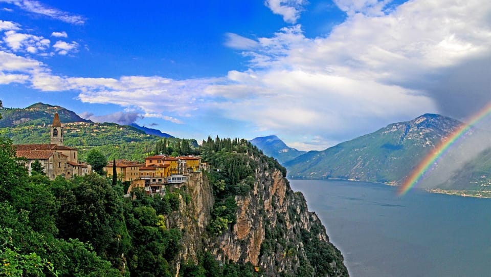 Natural landscape, View (from property/room), City view, Lake view, Mountain view