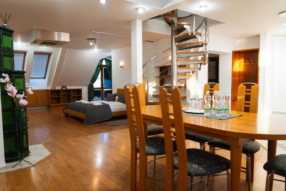 Living room, Seating area, Dining area, wardrobe