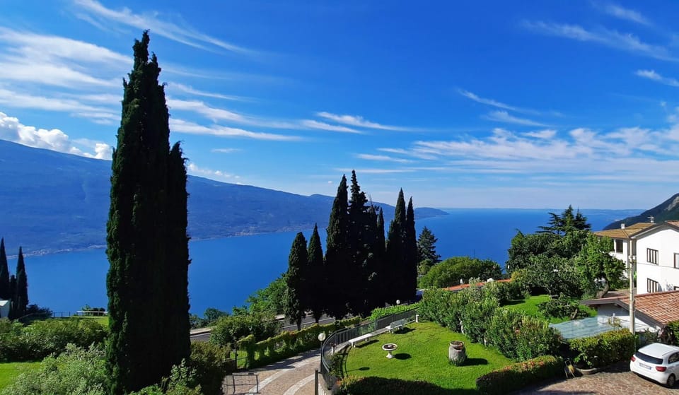 Balcony/Terrace, Lake view