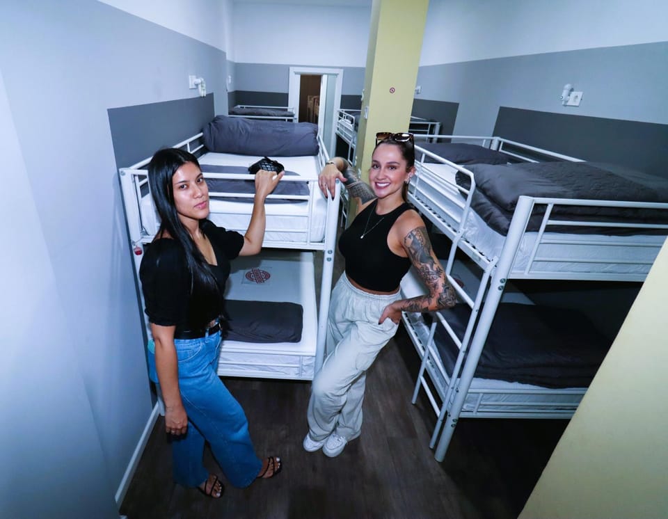 People, Photo of the whole room, Bedroom, group of guests, bunk bed