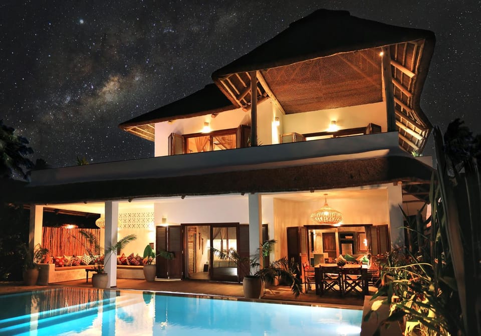 Patio, Patio, Restaurant/places to eat, Facade/entrance, Night, Garden, Garden, Balcony/Terrace, Balcony/Terrace, Seating area, Dining area, Pool view, Pool view, Swimming pool, Swimming pool, Swimming pool