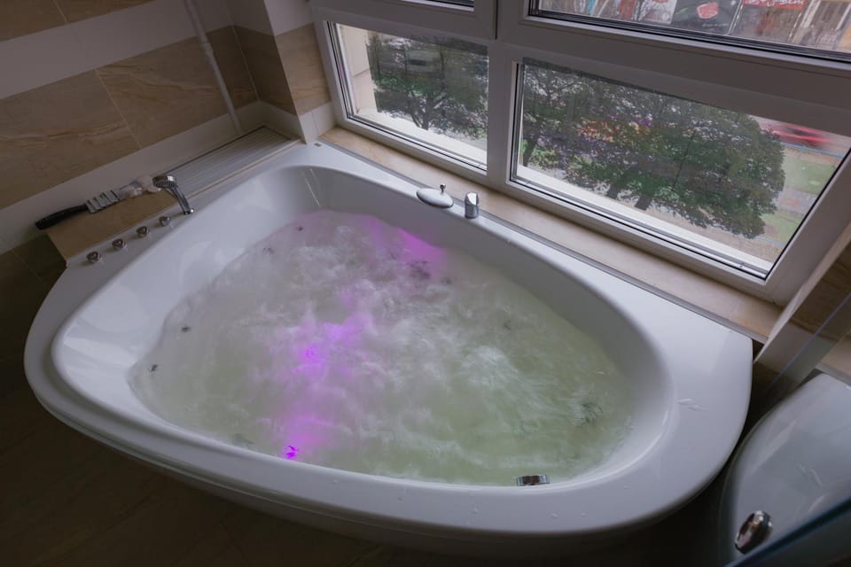 Natural landscape, Hot Tub, Hot Tub, Bathroom, Spa and wellness centre/facilities, Spa and wellness centre/facilities, Bath