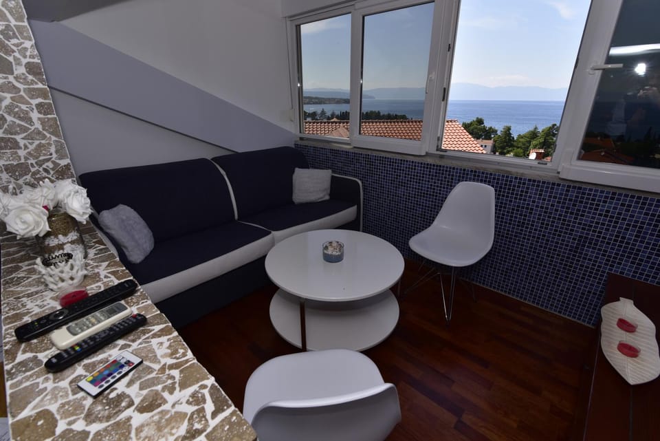 Living room, Seating area, On site, Sea view