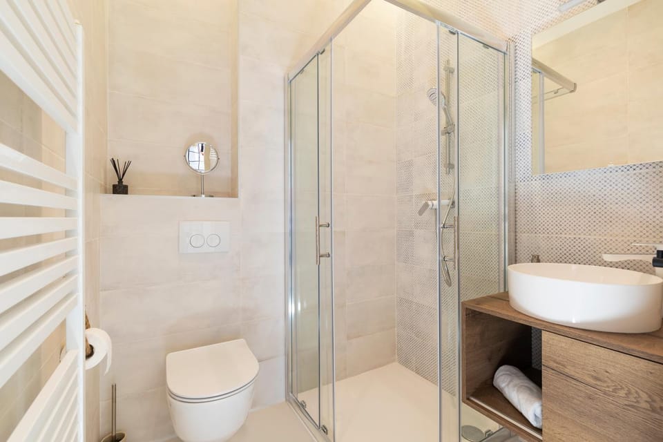 Shower, Toilet, Bathroom