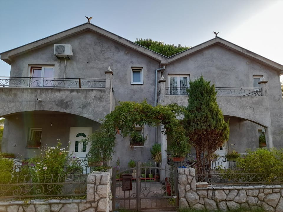 Kuća - vikendica House in Kotor Municipality