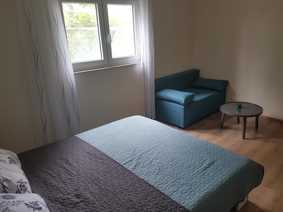 Seating area, Bedroom