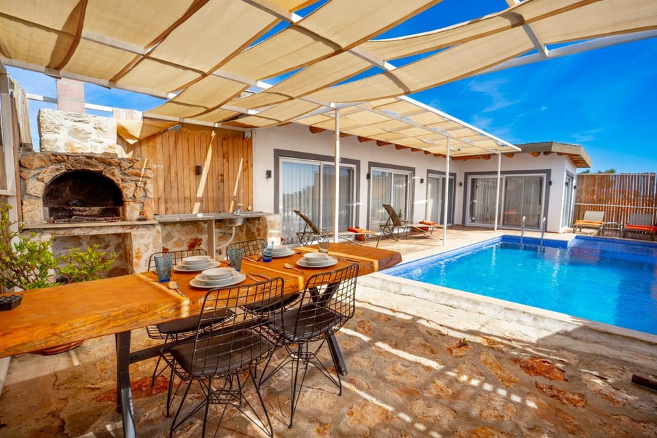 Dining area, Swimming pool