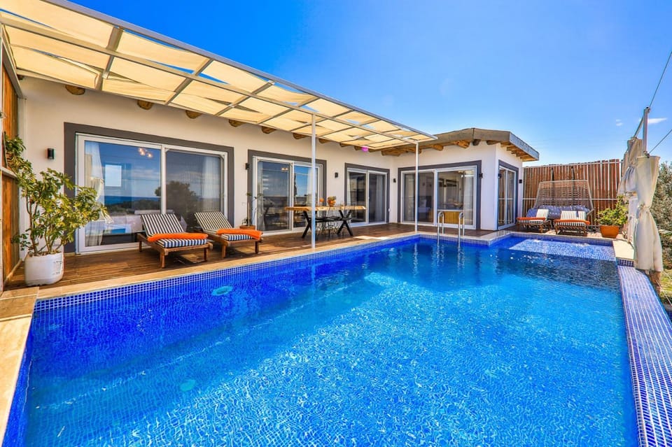 Property building, Swimming pool