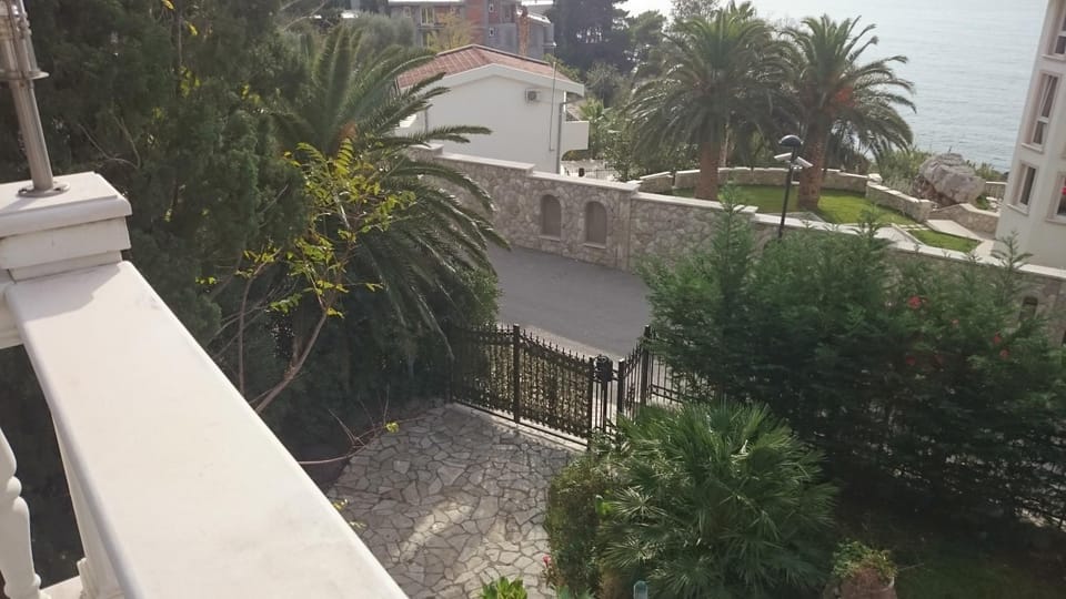 Facade/entrance, Garden view, Sea view, Street view