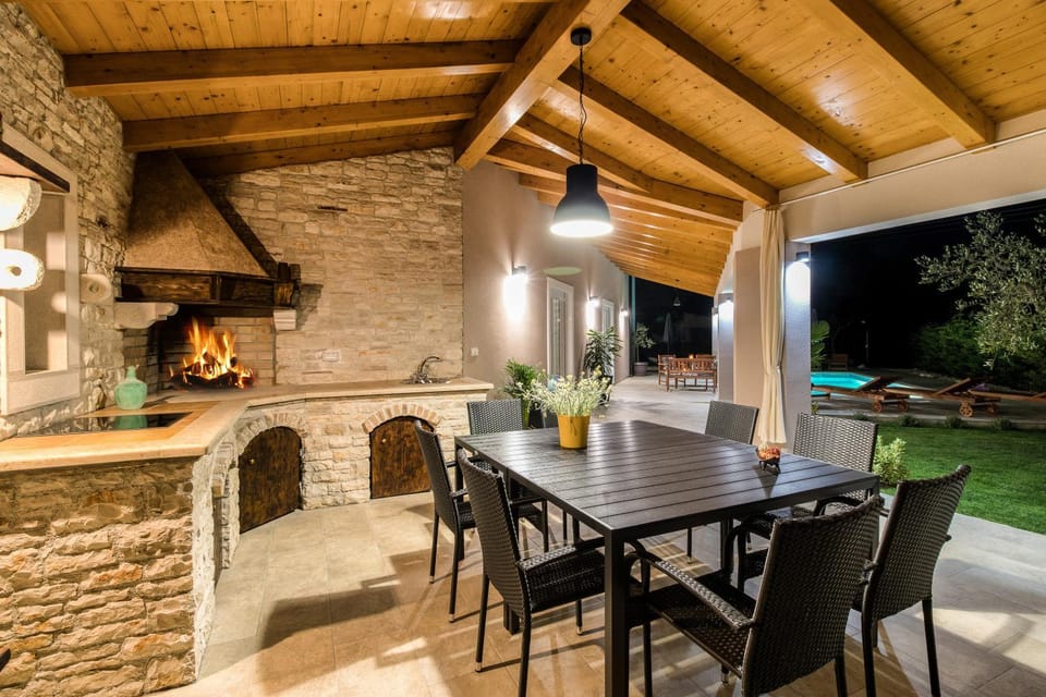 BBQ facilities, Seating area