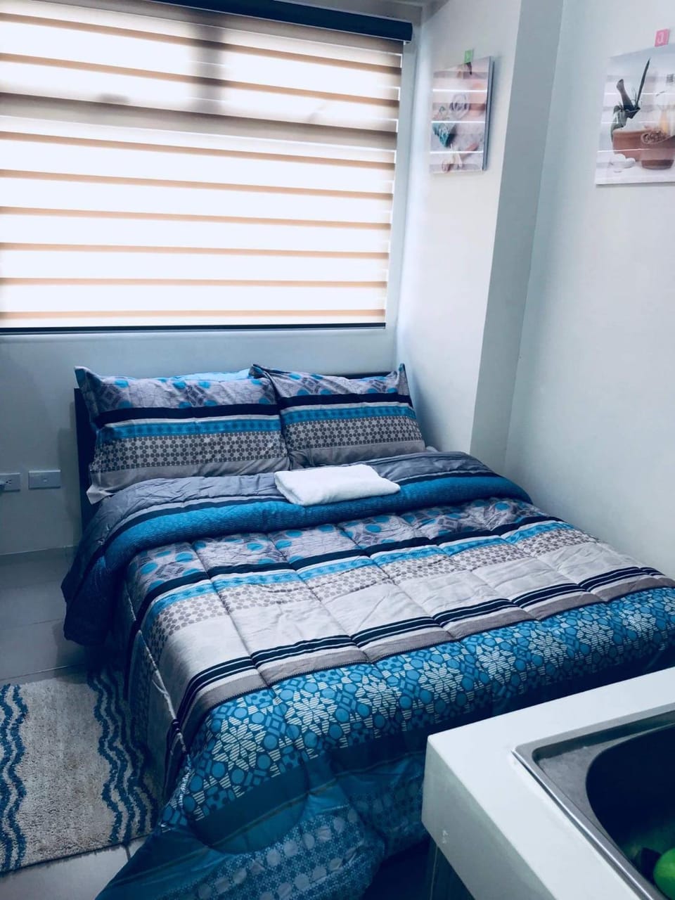 Shanilyn Residency Urban Deca Towers EDSA mandaluyong Unlimited INTERNET AND NETFLIX Apartment in Mandaluyong