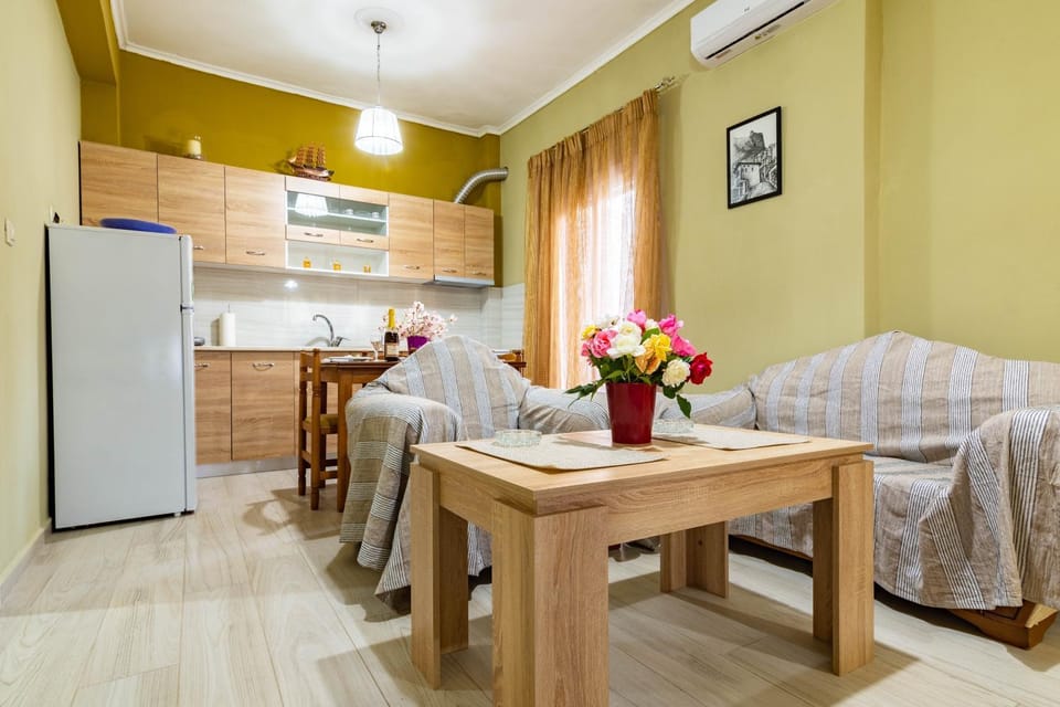 Kitchen or kitchenette, Photo of the whole room, Seating area, Dining area, air conditioner