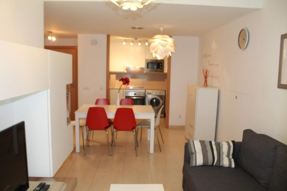 Bed, TV and multimedia, Living room, Dining area, Bedroom, Area and facilities