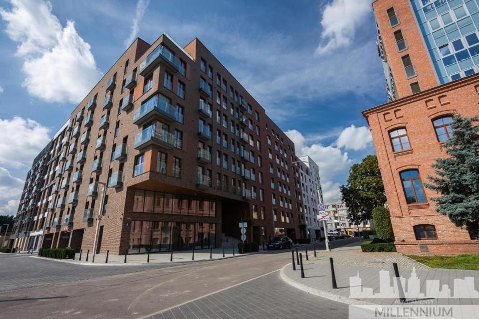 Property building, Neighbourhood, City view, Street view, Location