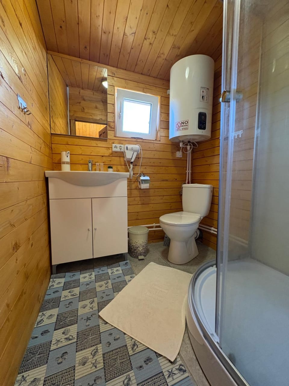 Casa Fericirii Nature lodge in Romania