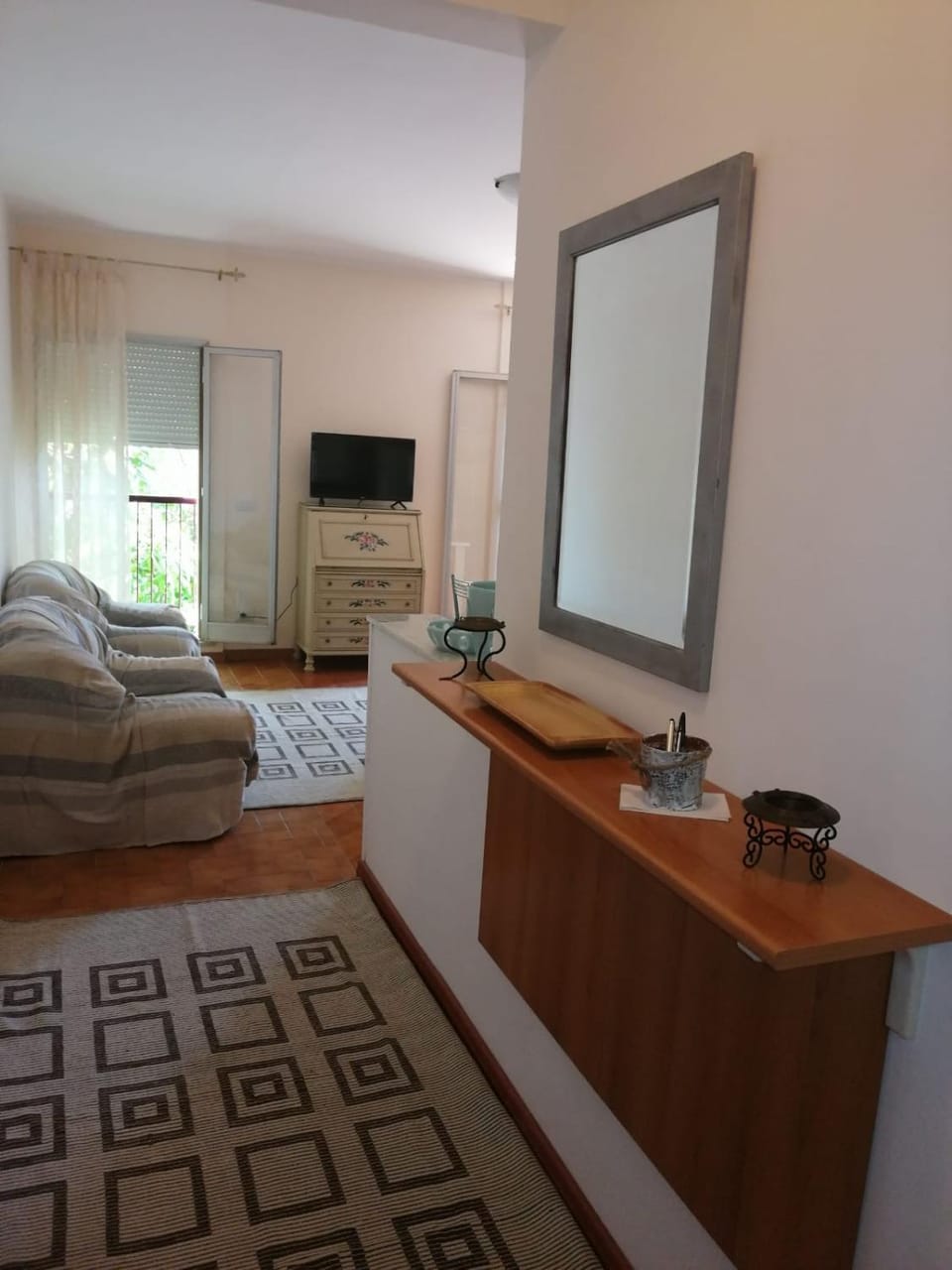 Communal lounge/ TV room, Facade/entrance, TV and multimedia, Living room, Seating area, Evening entertainment