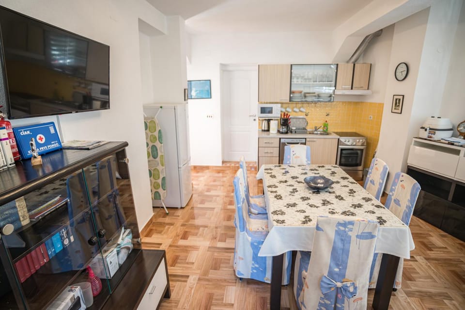 MA-LO Apartment in Tisno