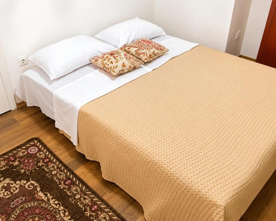 Bed, Living room, Bedroom