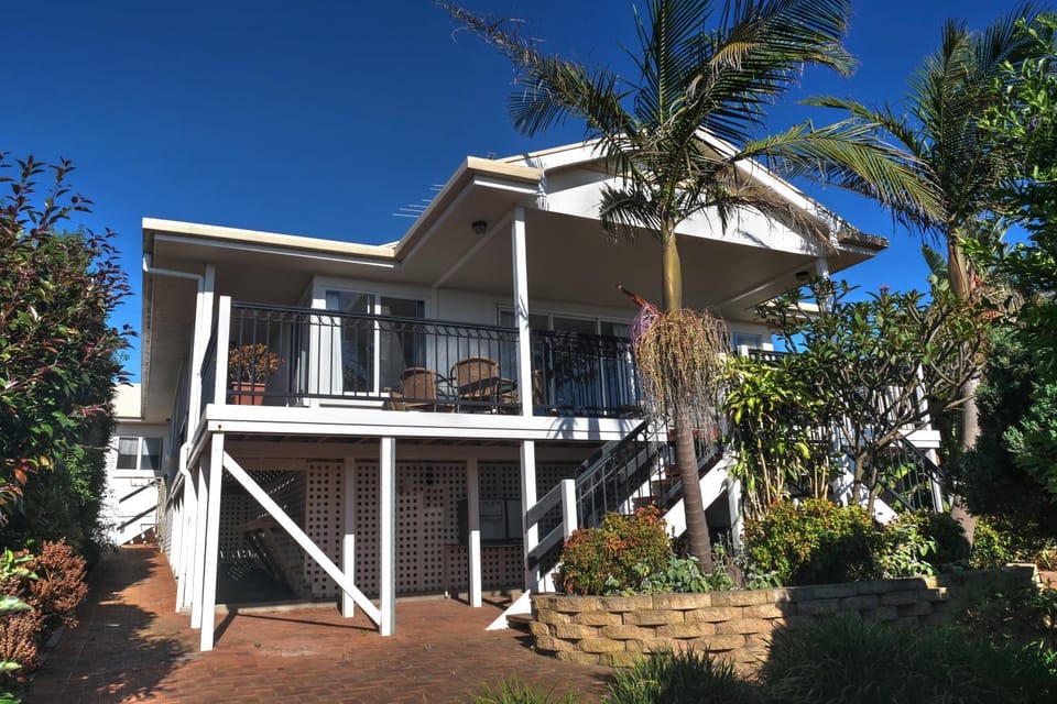 Property building, Balcony/Terrace, Garden view