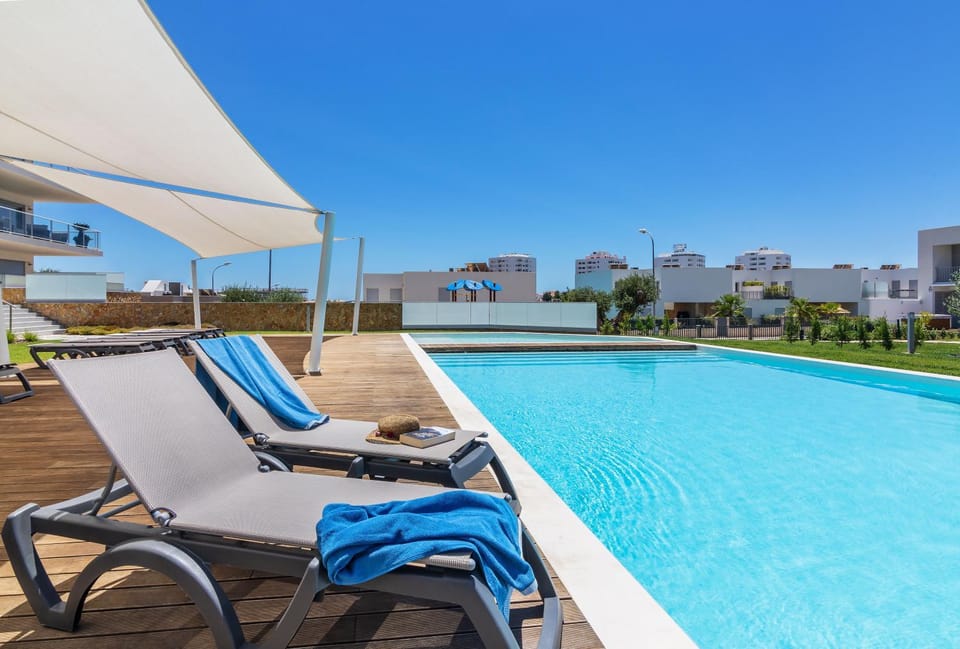 Off site, Day, Summer, Swimming pool