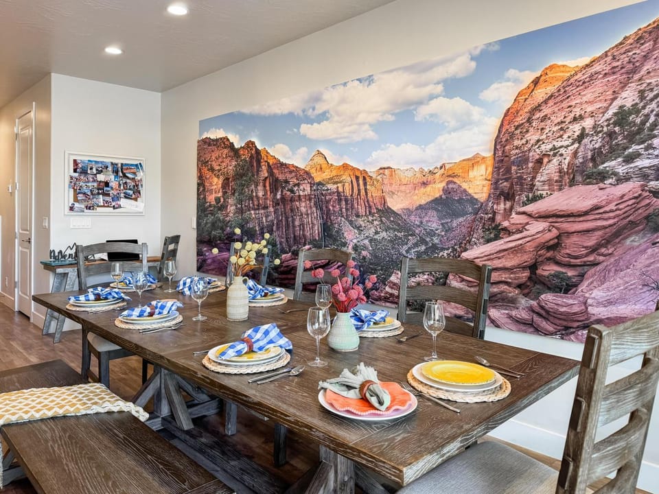 Stargazer – Luxury Condo, Rooftop Views, Private Hot Tub House in St George