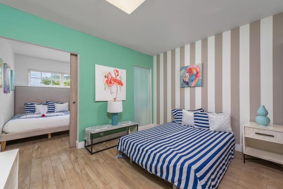 SoBe Lux Suites On Ocean Apartment in Flamingo Lummus