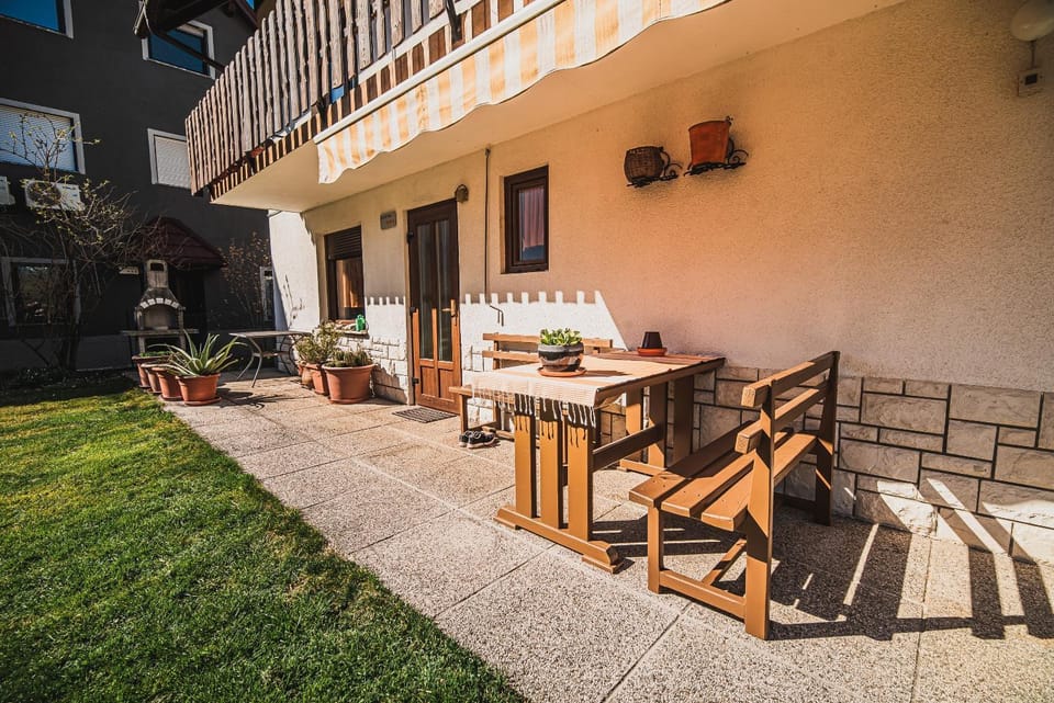 Patio, BBQ facilities, Balcony/Terrace