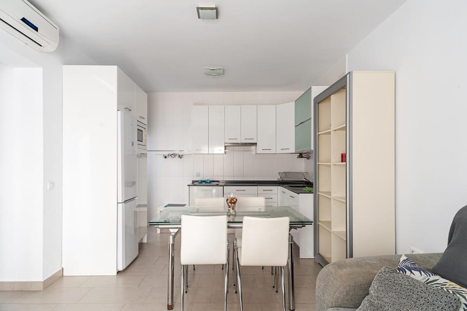 Property building, Kitchen or kitchenette, Living room
